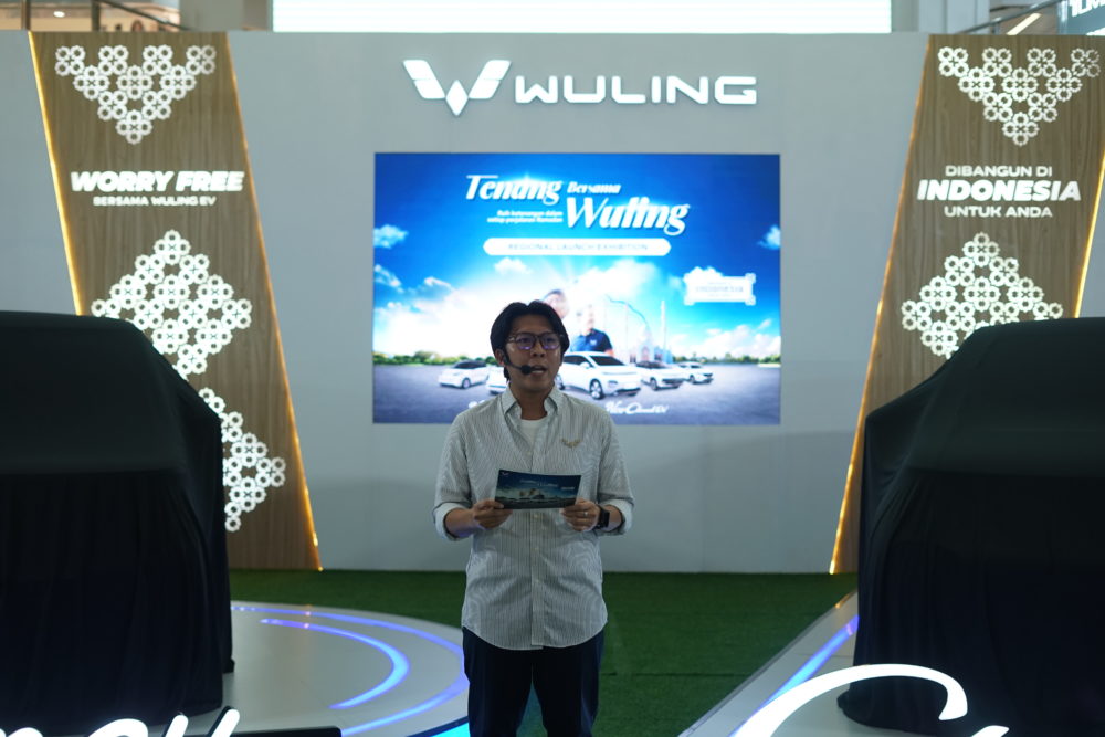 Miftahul Huda selaku Regional Sales Area Wuling Motors memberikan sambutan di acara hari ini 1000x667